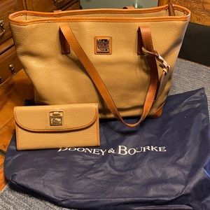 Dooney Bourke